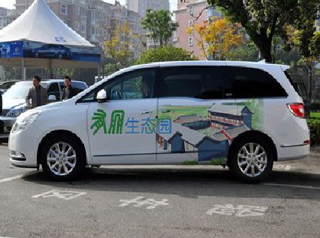 东兴户外车贴喷绘如何保持效果?